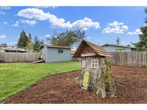 1205 S 8th Street Cottage Grove OR 97424