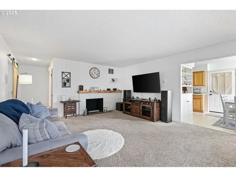 1205 S 8th Street Cottage Grove OR 97424