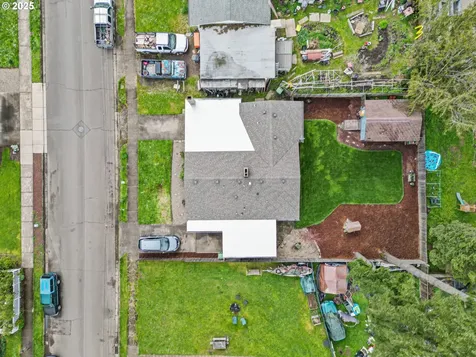 1205 S 8th Street Cottage Grove OR 97424