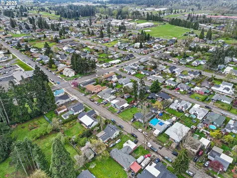 1205 S 8th Street Cottage Grove OR 97424