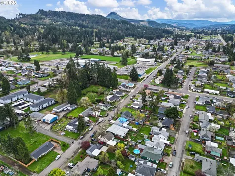 1205 S 8th Street Cottage Grove OR 97424