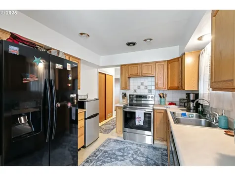 1205 S 8th Street Cottage Grove OR 97424
