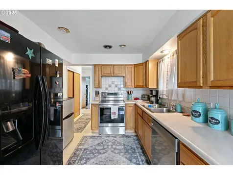 1205 S 8th Street Cottage Grove OR 97424