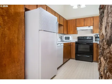 3300 NW Oceania Drive Waldport OR 97394