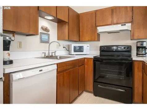 3300 NW Oceania Drive Waldport OR 97394