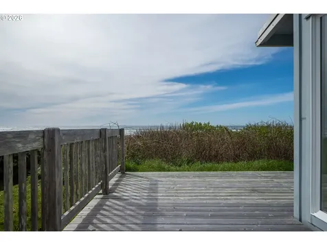 3300 NW Oceania Drive Waldport OR 97394