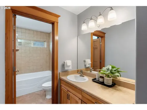 1510 Lincoln Street Hood River OR 97031