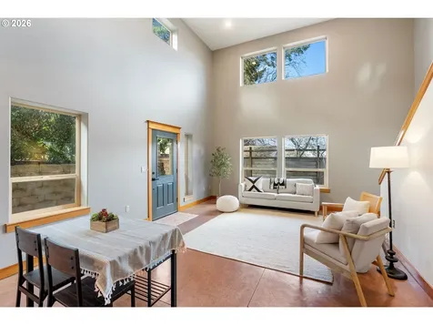 1510 Lincoln Street Hood River OR 97031