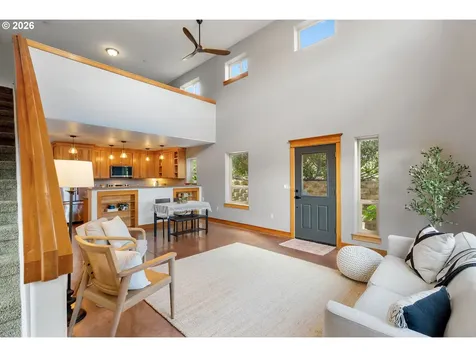 1510 Lincoln Street Hood River OR 97031