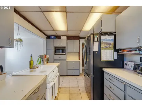 3407 3rd Street Tillamook OR 97141