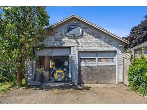 3407 3rd Street Tillamook OR 97141
