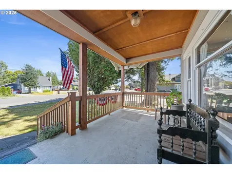 3407 3rd Street Tillamook OR 97141