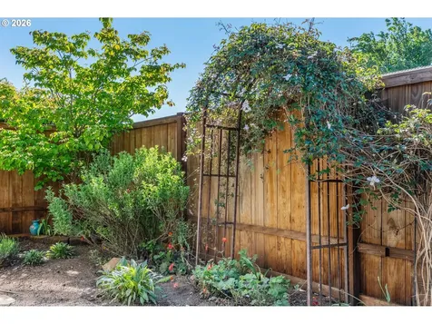 1540 22nd Street Hood River OR 97031