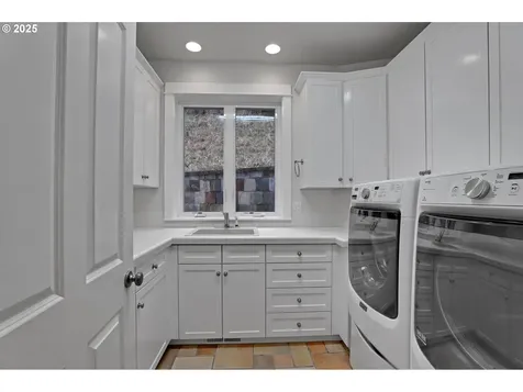 8711 NW Terraceview Court Portland OR 97229
