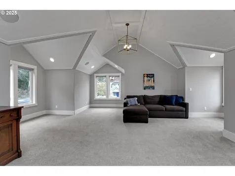 8711 NW Terraceview Court Portland OR 97229