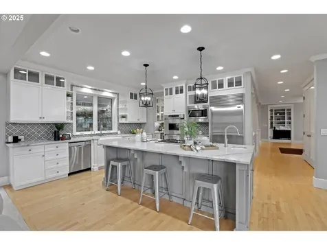 8711 NW Terraceview Court Portland OR 97229