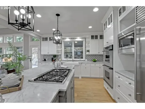8711 NW Terraceview Court Portland OR 97229