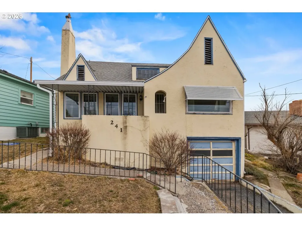 241 Hillside Avenue Klamath Falls OR 97601