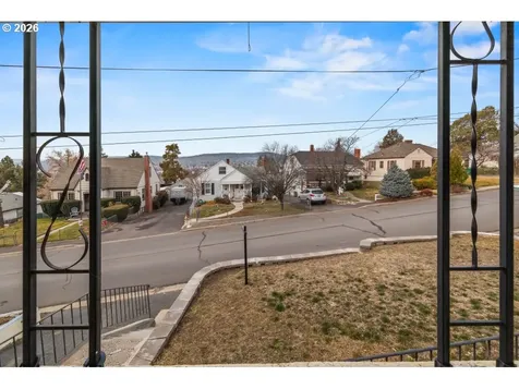 241 Hillside Avenue Klamath Falls OR 97601