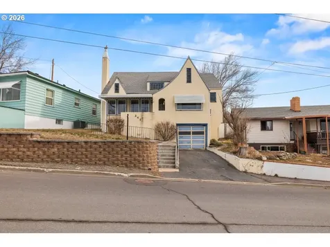 241 Hillside Avenue Klamath Falls OR 97601