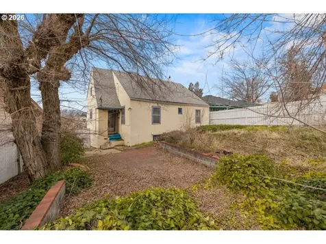 241 Hillside Avenue Klamath Falls OR 97601