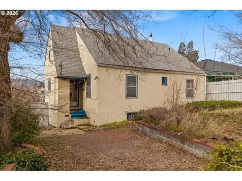 241 Hillside Avenue Klamath Falls OR 97601