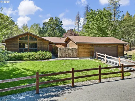 1580 Robertson Bridge Road Grants Pass OR 97526
