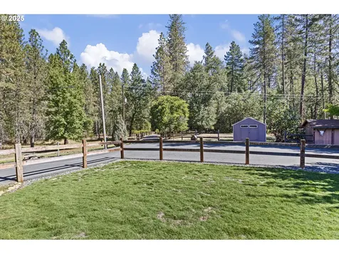 1580 Robertson Bridge Road Grants Pass OR 97526