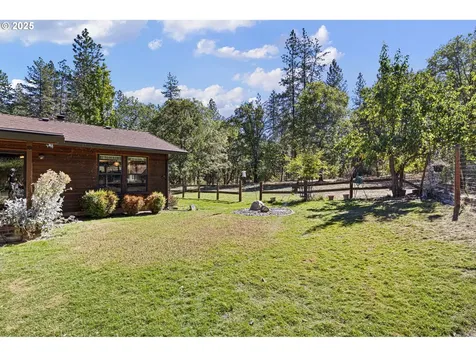 1580 Robertson Bridge Road Grants Pass OR 97526