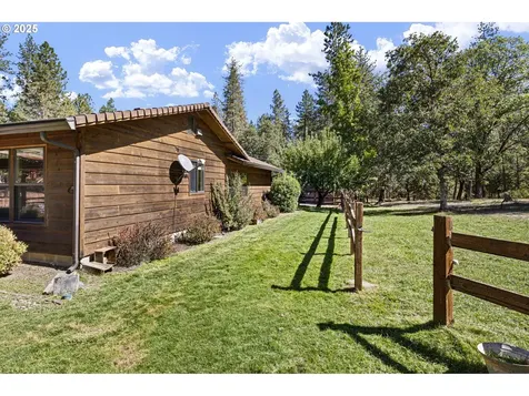 1580 Robertson Bridge Road Grants Pass OR 97526