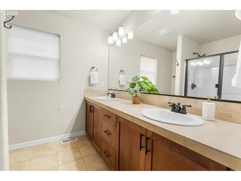 517 SW 199th Avenue Beaverton OR 97006