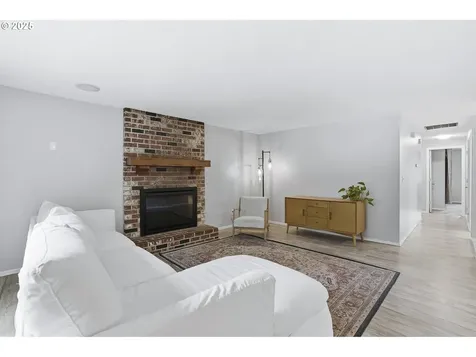 7830 SW Hemlock Street Portland OR 97223