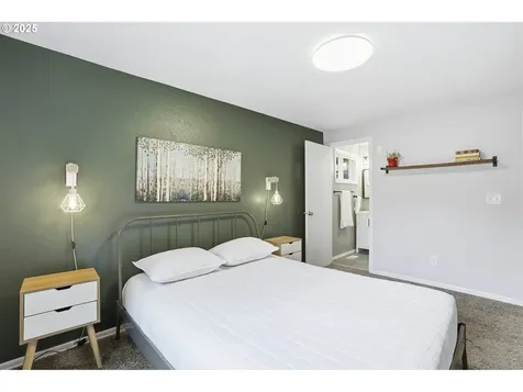 7830 SW Hemlock Street Portland OR 97223