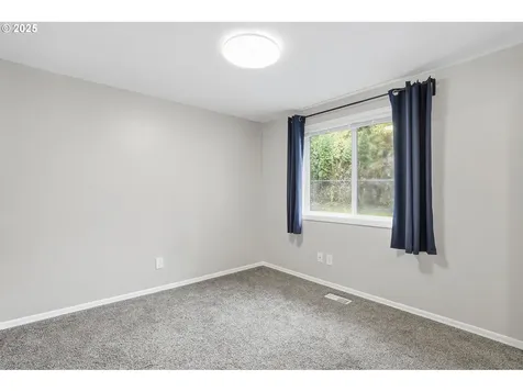 7830 SW Hemlock Street Portland OR 97223