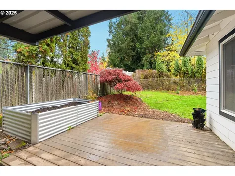 7830 SW Hemlock Street Portland OR 97223