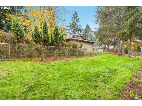 7830 SW Hemlock Street Portland OR 97223
