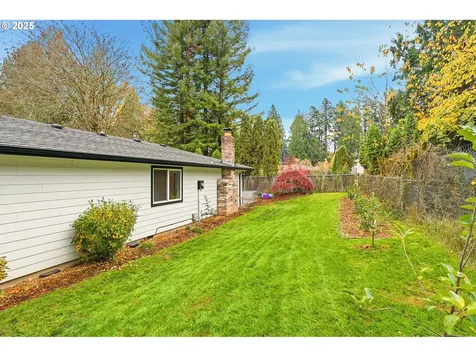 7830 SW Hemlock Street Portland OR 97223