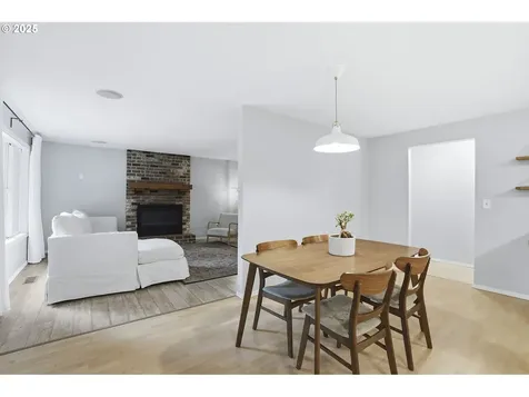 7830 SW Hemlock Street Portland OR 97223