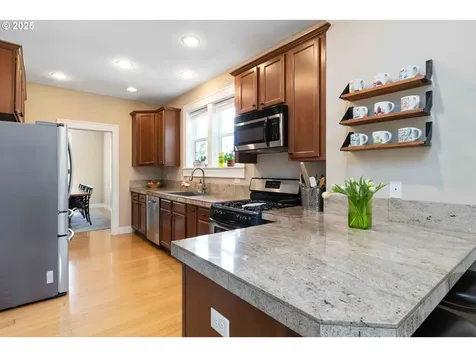 7033 N Portsmouth Avenue Portland OR 97203