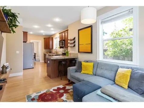 7033 N Portsmouth Avenue Portland OR 97203