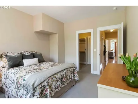 7033 N Portsmouth Avenue Portland OR 97203