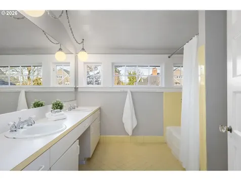 2806 NE Alameda Street Portland OR 97212