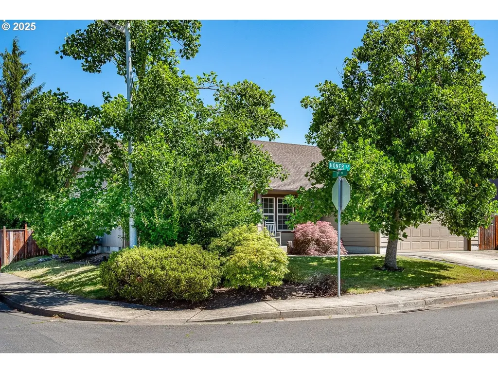 28 Honer Loop Creswell OR 97426