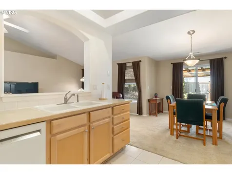 28 Honer Loop Creswell OR 97426