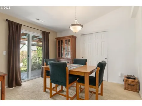 28 Honer Loop Creswell OR 97426