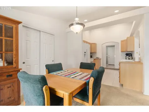 28 Honer Loop Creswell OR 97426