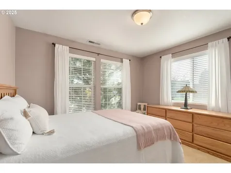 28 Honer Loop Creswell OR 97426