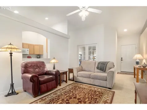 28 Honer Loop Creswell OR 97426