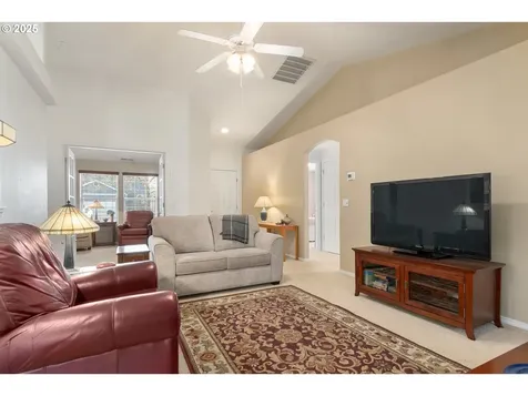 28 Honer Loop Creswell OR 97426