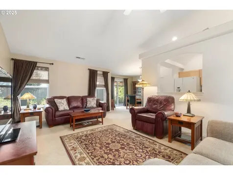 28 Honer Loop Creswell OR 97426
